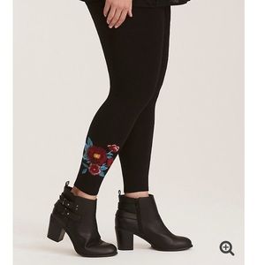 Torrid Rosette Embroidered Legging